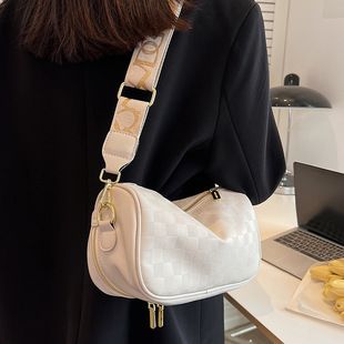 Viney包包2025新款女包斜挎包真皮通勤包2024腋下包大容量单肩包