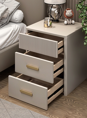 实木床头柜简约现代床边柜白色烤漆三斗柜浅灰色卡其色奶油风矮柜