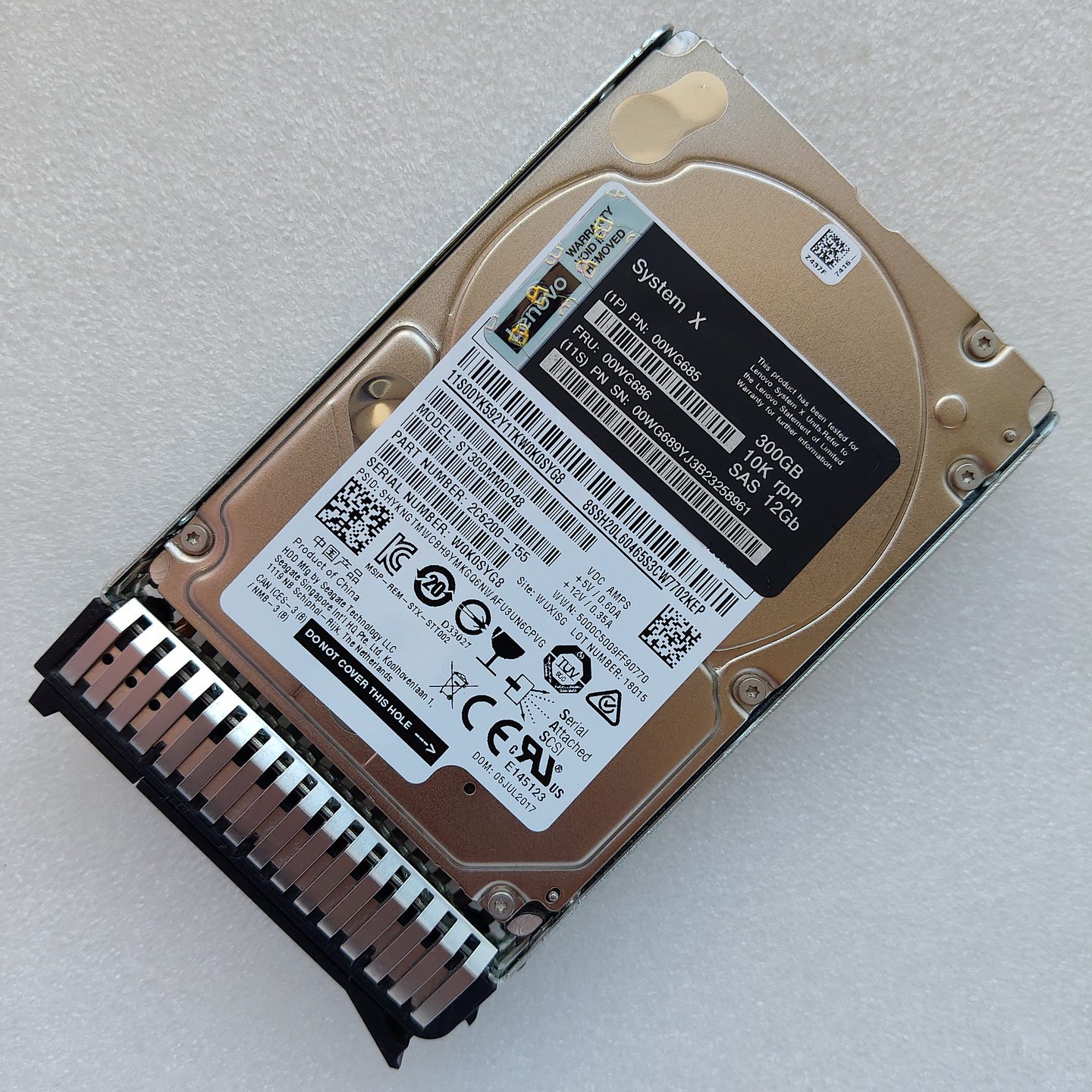 联想 00WG685 00WG686 10K 300G X3650M5 X3850X6 2.5寸SAS硬盘