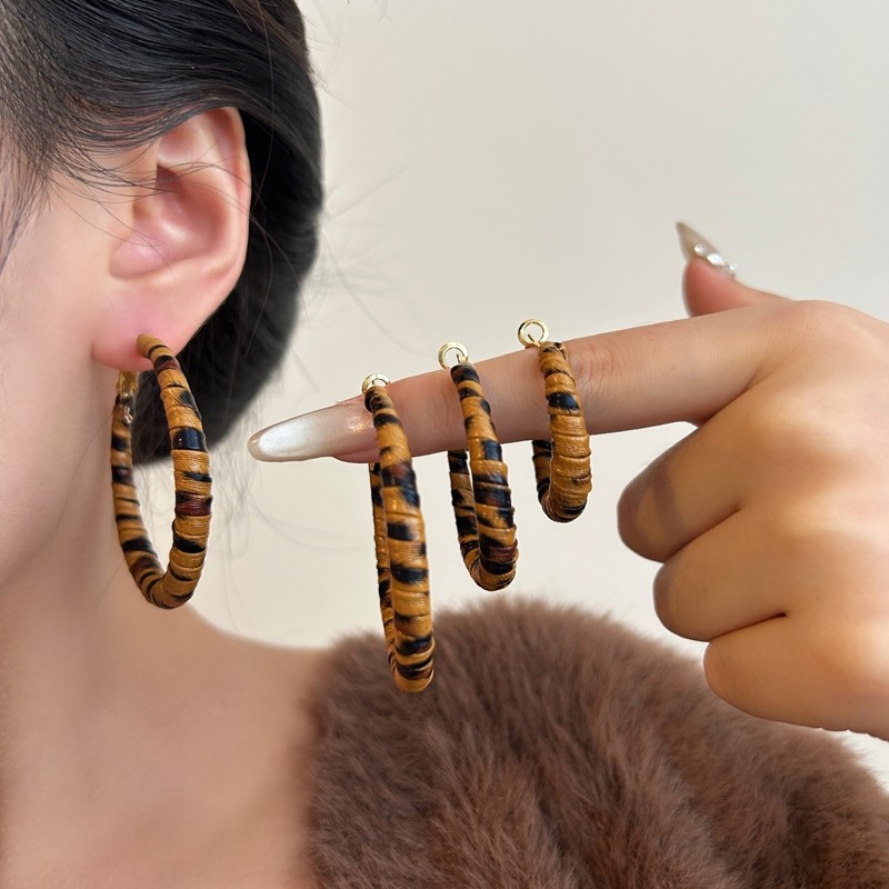 复古时髦豹纹耳圈女秋冬气质耳饰