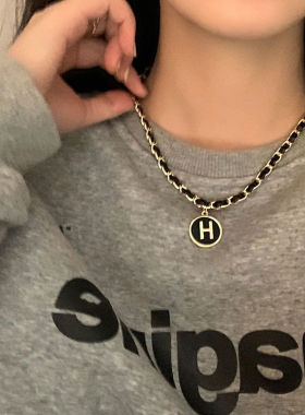 合金PU皮女字母H项链卫衣链