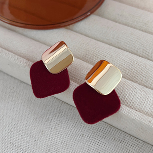 复古酒红色丝绒几何耳钉女2025新款秋冬轻奢精致高级感耳环耳饰