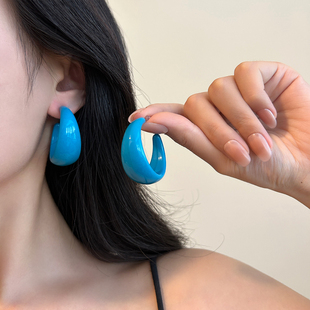 复古港风蓝色C型耳环女2025新款爆款气质时尚耳钉高级感夸张耳饰