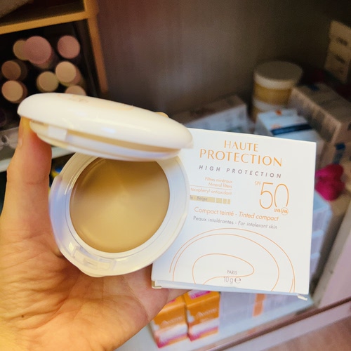 雅漾avene高倍防晒矿物遮瑕粉饼UVB防水隔离遮瑕SPF50自然肤色10g