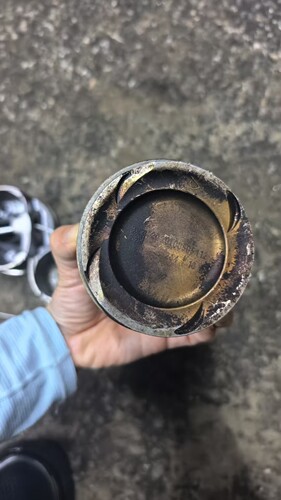 奔驰E级264 2.0 活塞