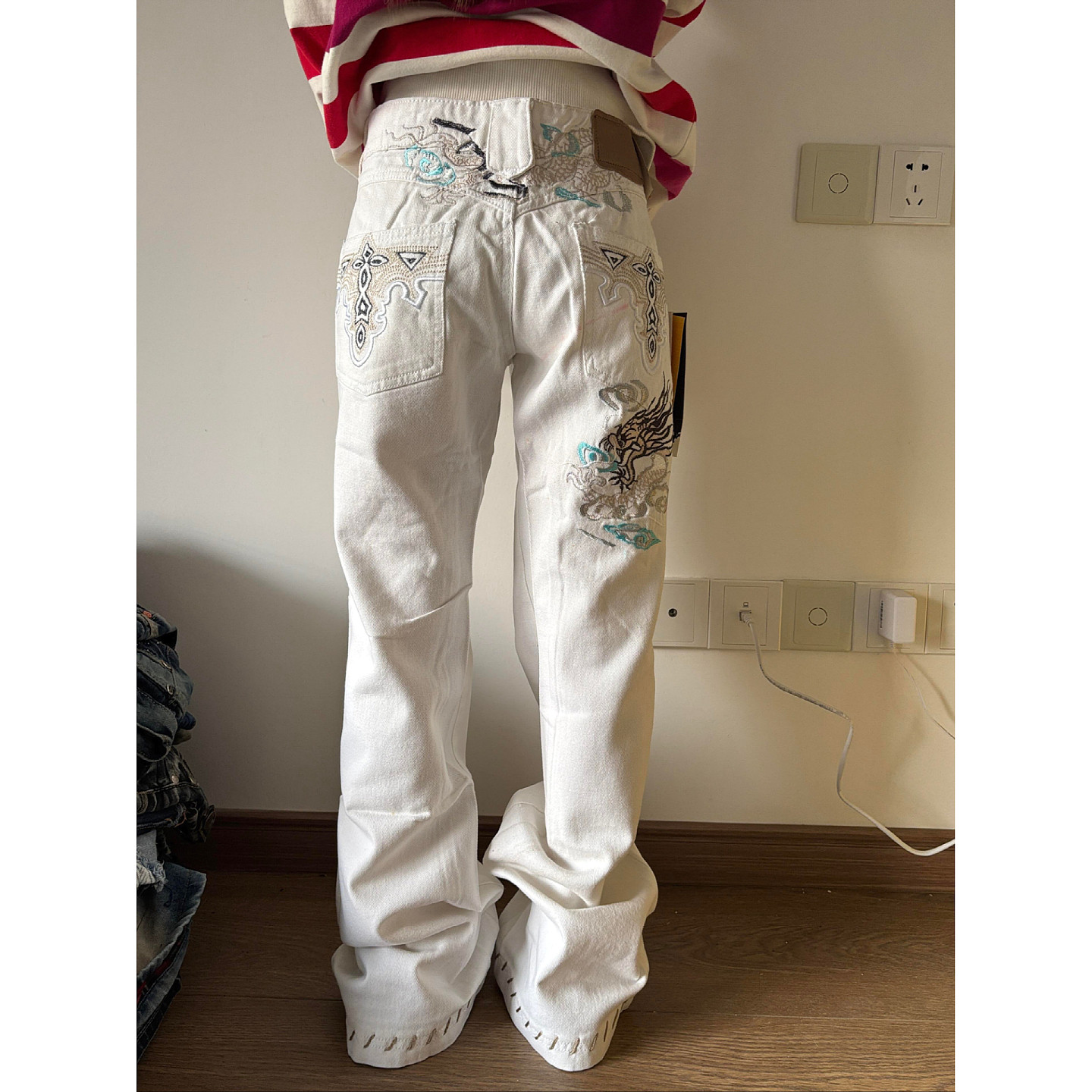 大码美式复古重工图腾刺绣牛仔裤男女街头设计感宽松直筒微喇长裤,女装/女士精品,大码裤装,淘宝优惠券,粉丝福利购,淘宝优惠卷