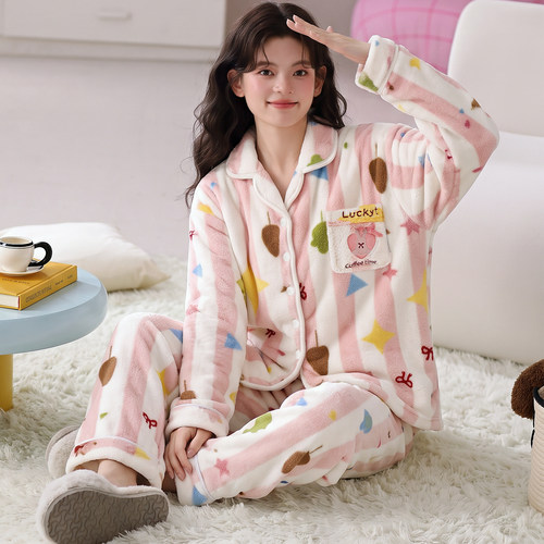 甜美可爱保暖法兰绒家居服可外穿