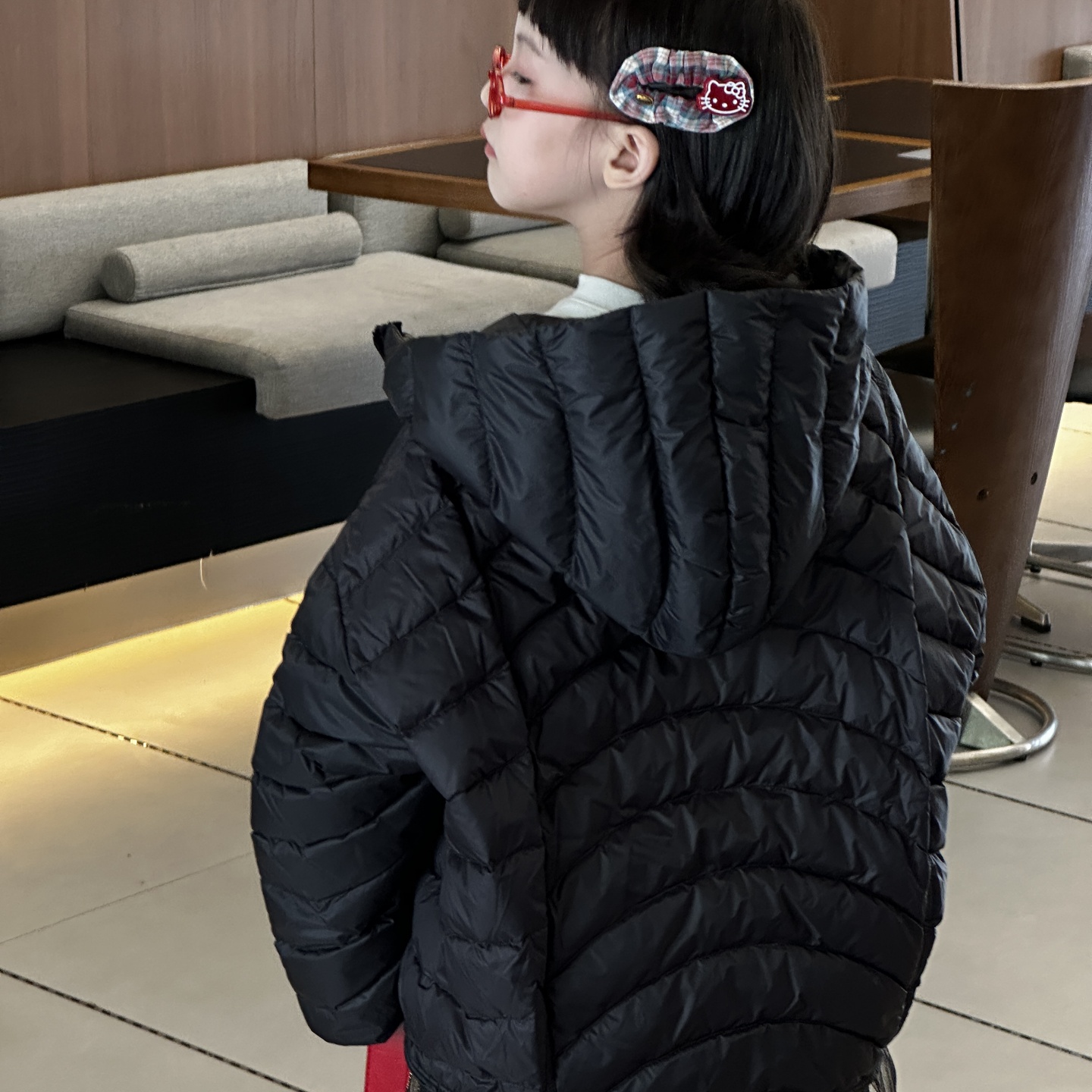 韩版女童羽绒服2025冬季新品简约排骨款连帽轻薄款时尚洋气羽绒服