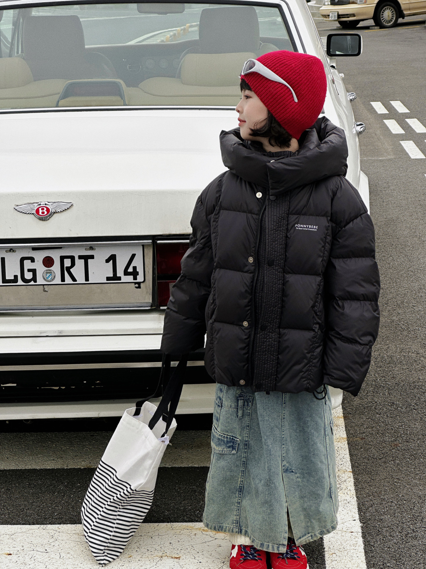 韩国女童羽绒服2025冬季新款90白鸭绒加厚保暖连帽抗寒时尚羽绒服