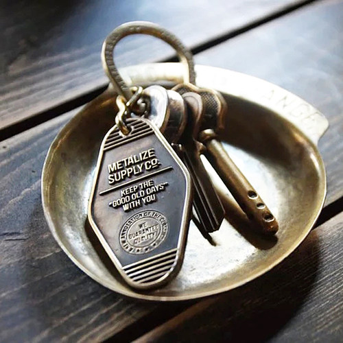 Metalize钥匙扣美式复古饭店牌