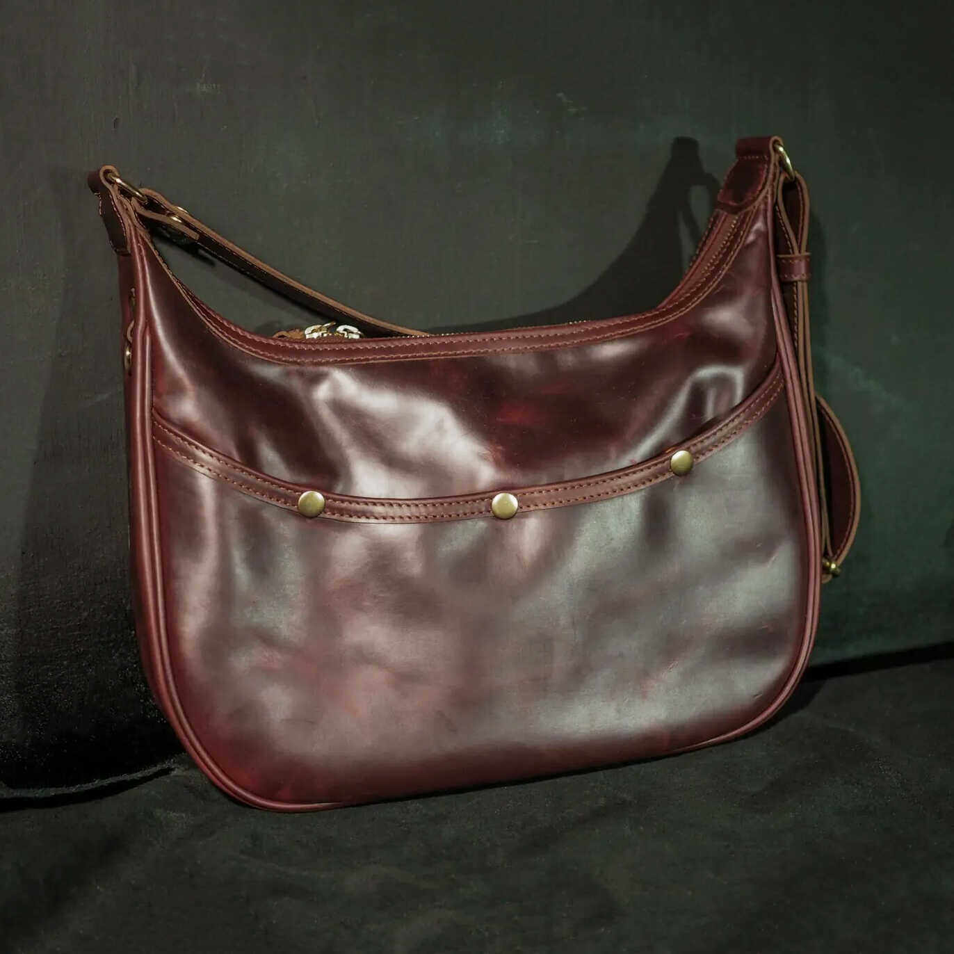 台湾HEYOU纯手工复古霍尔文CXL牛皮单肩斜挎包男Hobo Bag随身包女