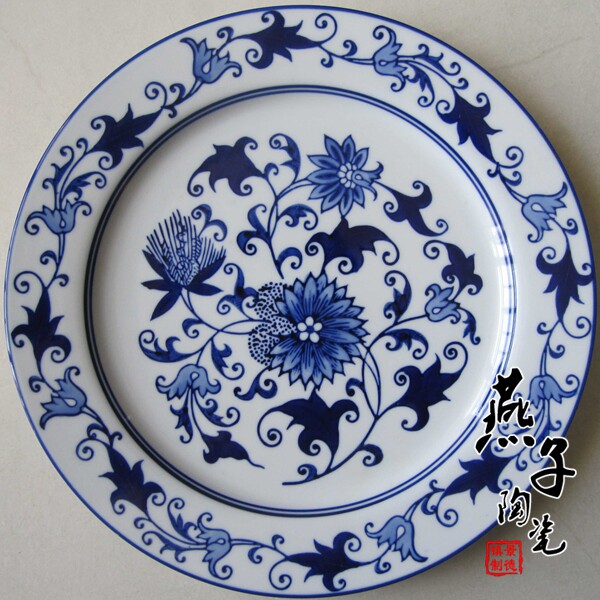 훌륭한 가치 JINGDEZHEN 도자기 파란색과 흰색 장식 도자기 접시 앉아 접시 교수형 접시 UNCANTHUS 꽃 벽 장식 접시 대외 무역 도자기