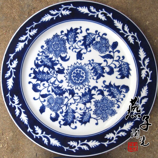 훌륭한 가치 JINGDEZHEN 도자기 파란색과 흰색 장식 도자기 접시 앉아 접시 교수형 접시 UNCANTHUS 꽃 벽 장식 접시 대외 무역 도자기