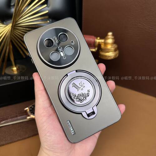 适用华为mate70pro+手机壳