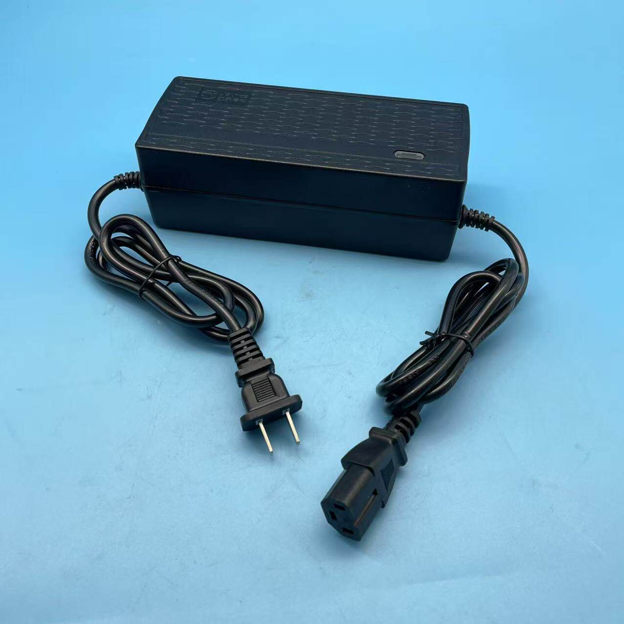 EP中力蛮牛一号电动叉车越野托盘搬运车充电器充电机JH-WS48V-32