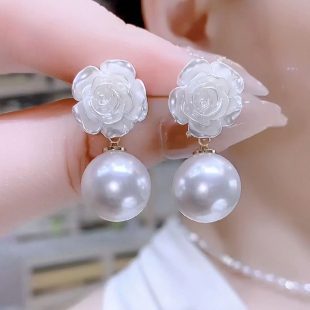 时尚 S925纯银针轻奢耳环耳饰 复古山茶花珍珠女王气质瑞丽耳环新款