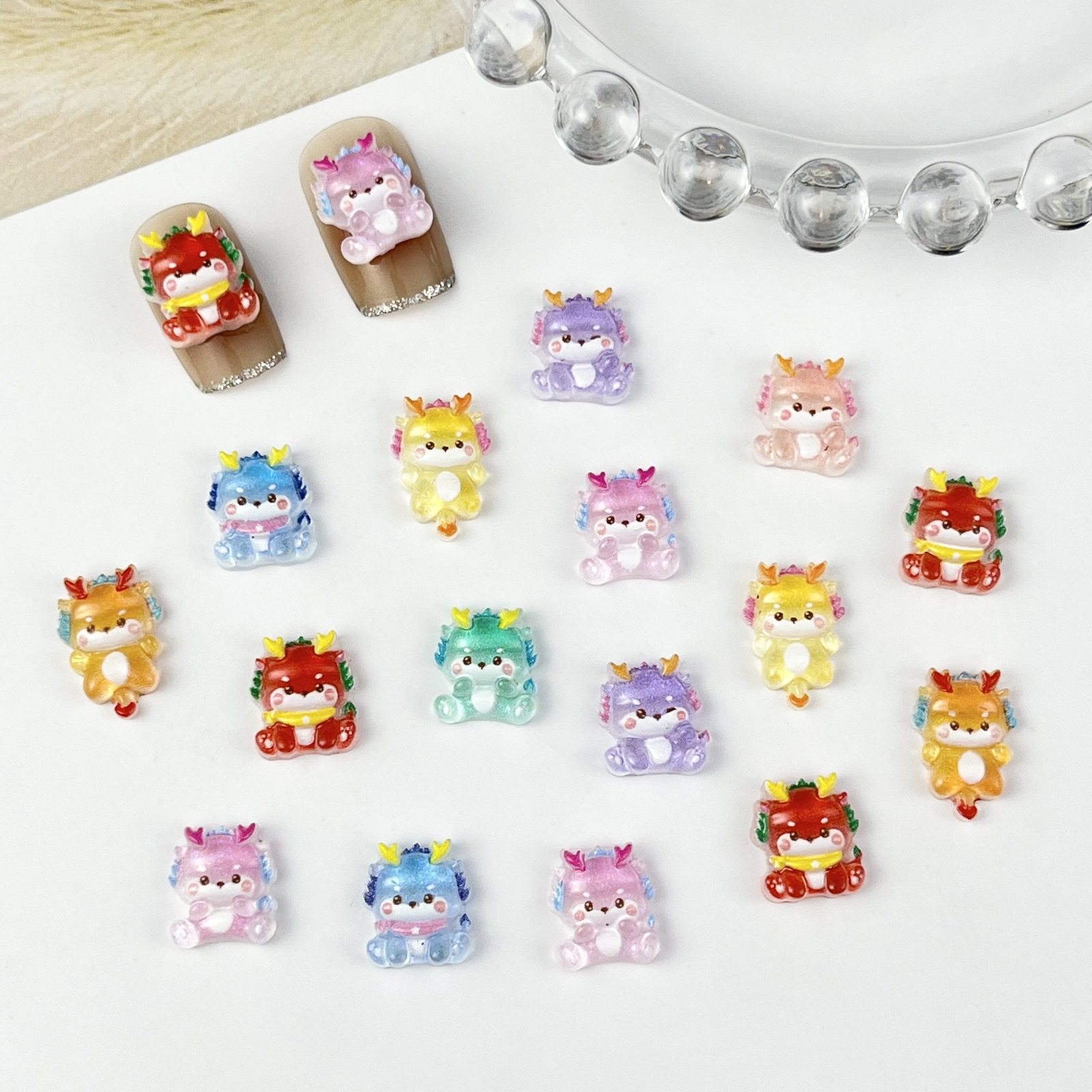 2024新春儿童美甲饰品 龙宝宝公仔卡通美甲钻饰diy穿戴甲树脂贴片