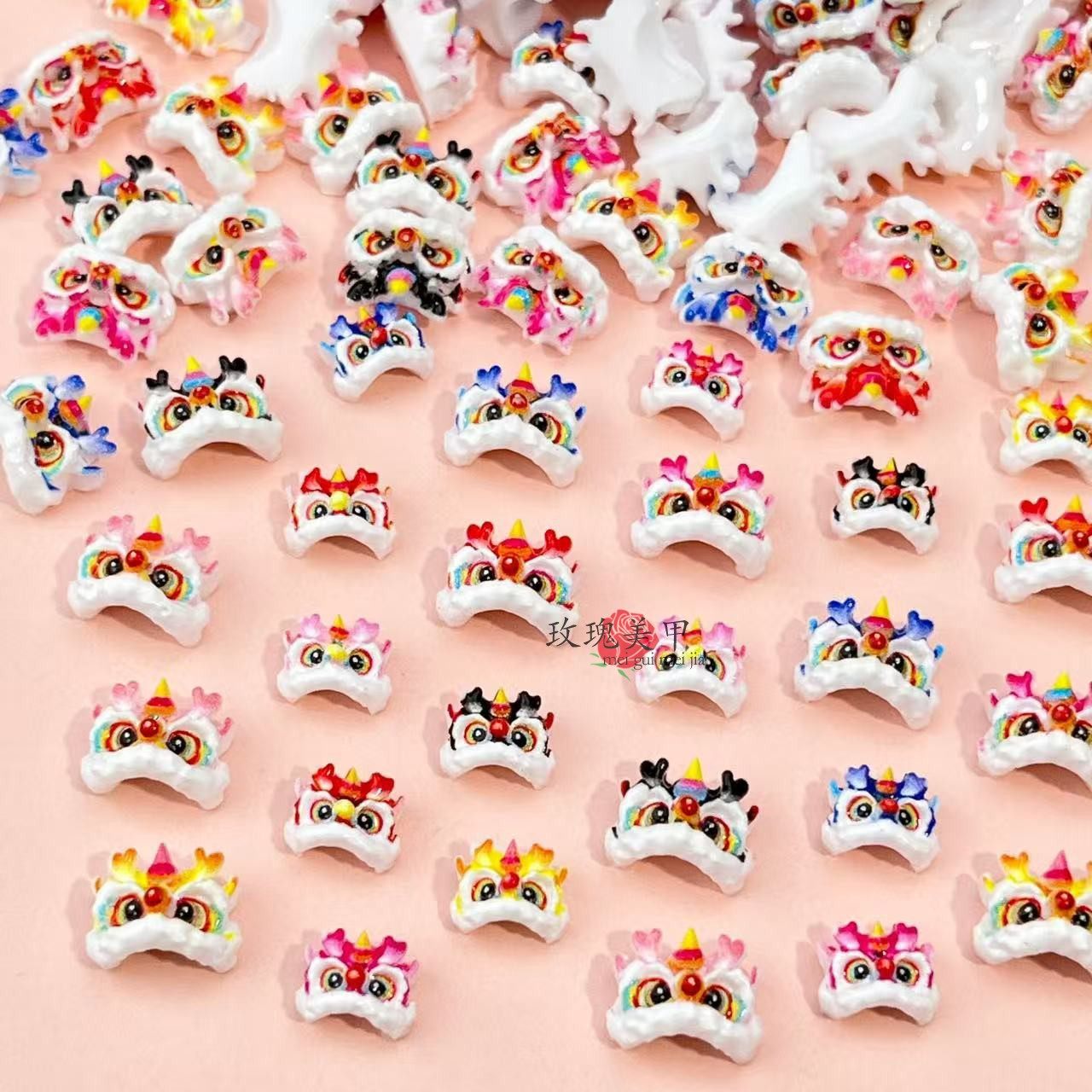 新年款国潮立体醒狮平底钻手作美甲指甲装饰贴片大小舞狮美甲钻饰,彩妆/香水/美妆工具,美甲工具,淘宝优惠券,粉丝福利购,淘宝优惠卷