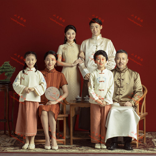 一家六口拍照复古中式亲子装礼服