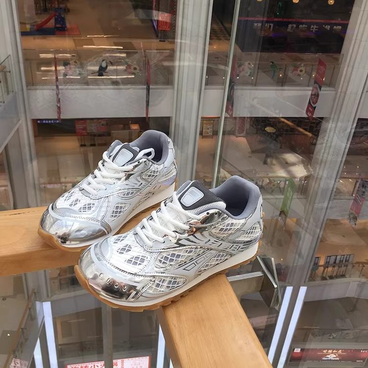 情侣巴黎王一博周雨彤同款网红轻便老爹鞋超火2025新款休闲运动鞋