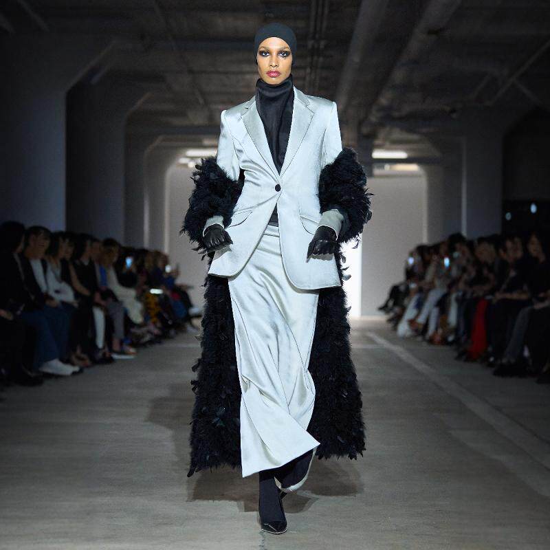 高级定制女秋冬淡蓝色醋酸丝缎套装裙一粒扣西装外套+直筒半身裙