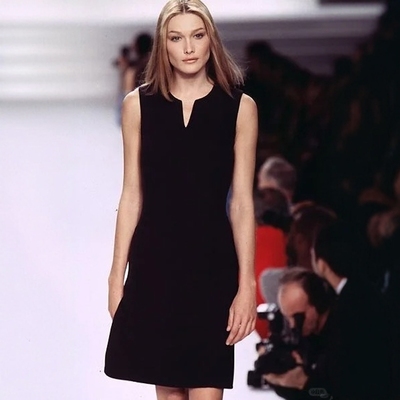 黑色无袖经典连衣裙法式复古气质