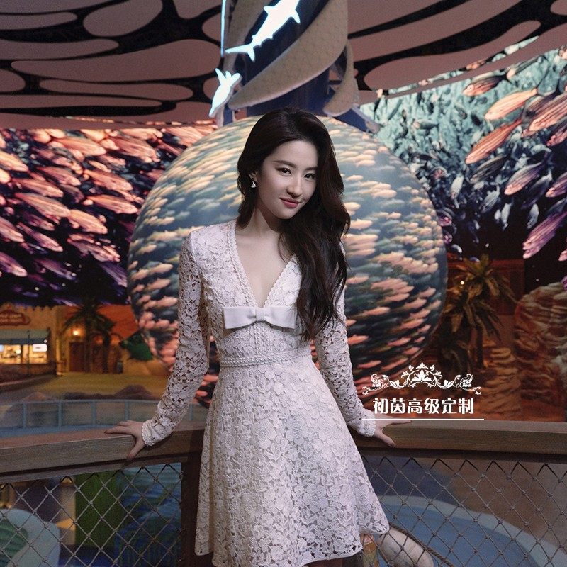 高端定制刘亦菲同款V领蕾丝连衣裙长袖短款夏修身显瘦小个子裙子
