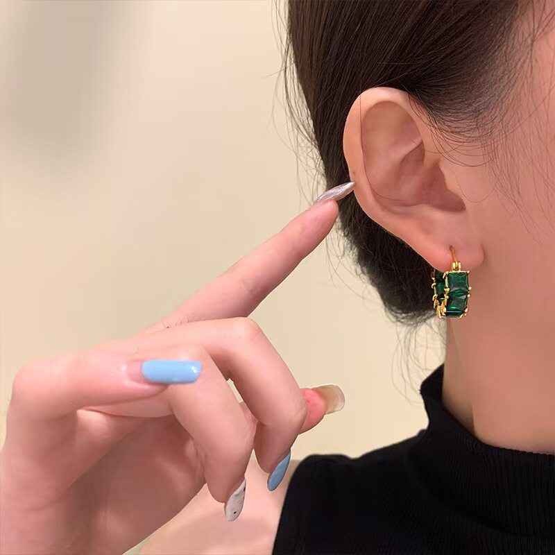 德国欧美高级感耳扣时尚百搭黑色晶锆耳圈独特小众设计气质耳饰品