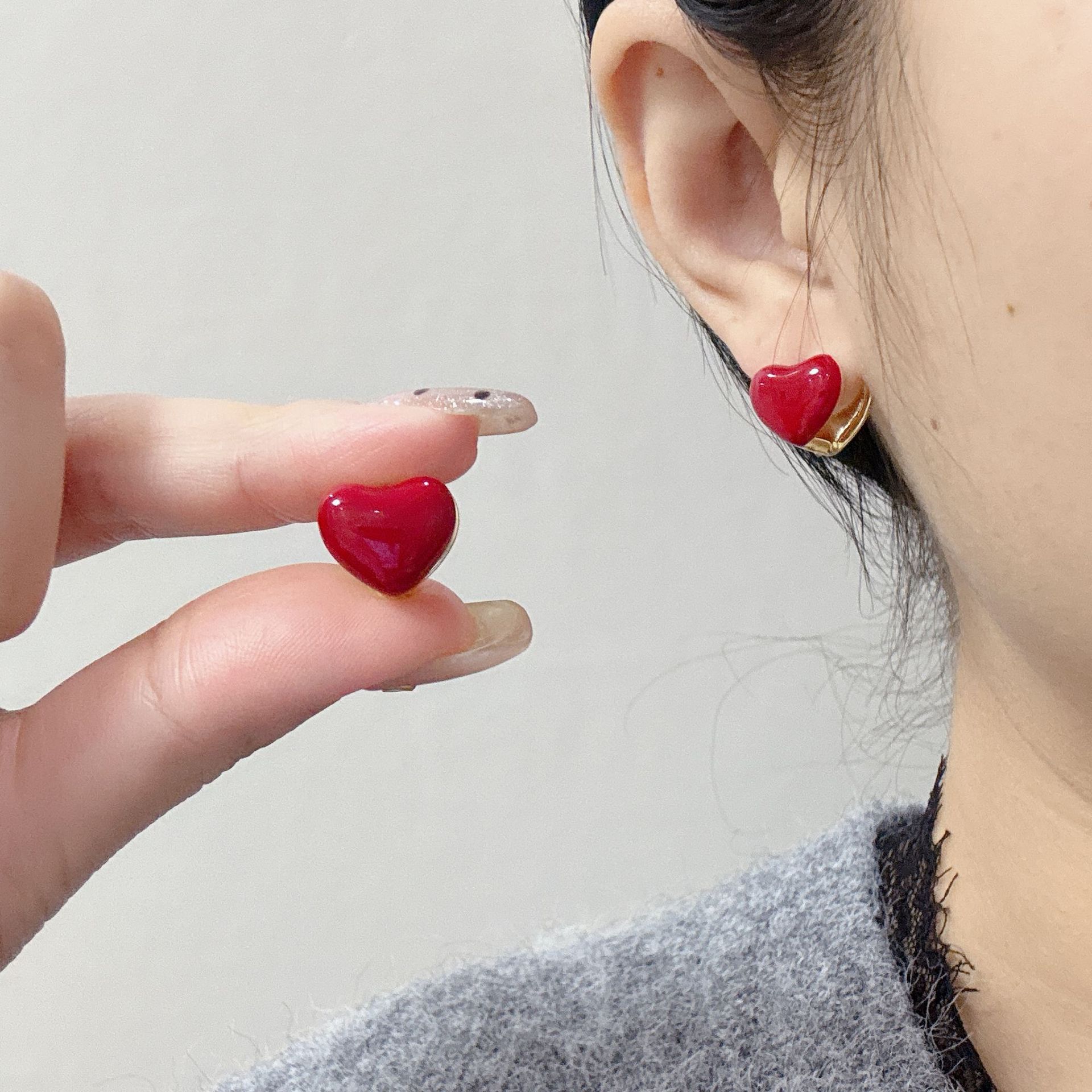 德国红色爱心复古耳环高级感新款潮韩系红色耳饰过年设计感耳扣女