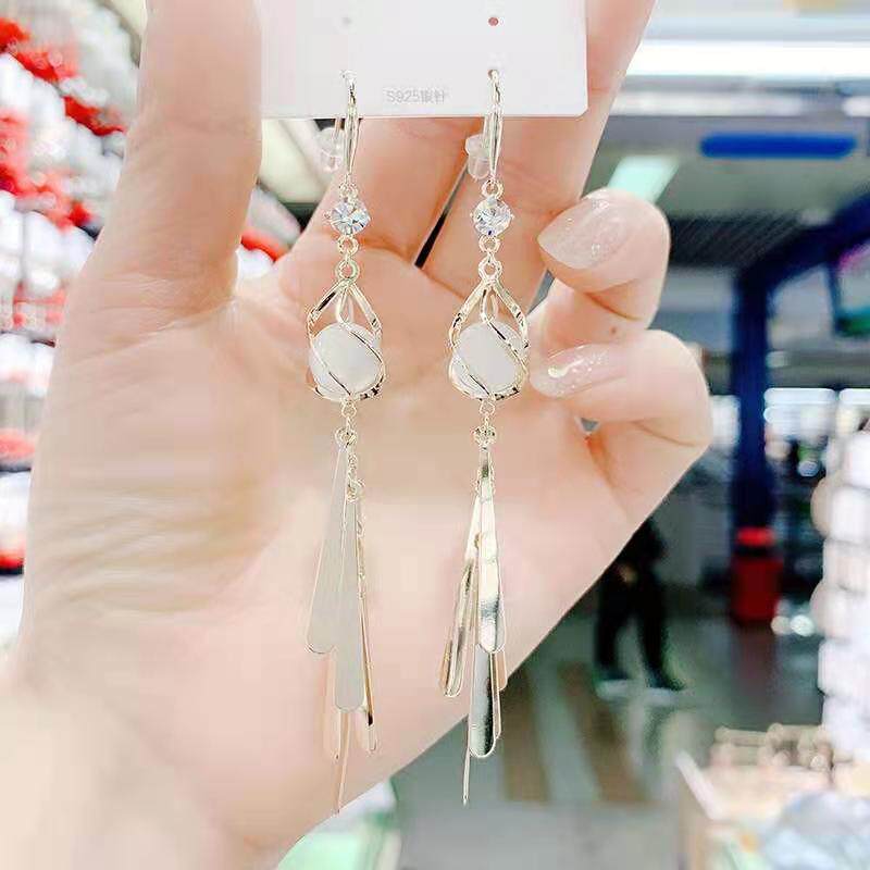 撤柜网红同款红色猫眼石长款片片流苏耳环新款时尚气质耳坠锆石