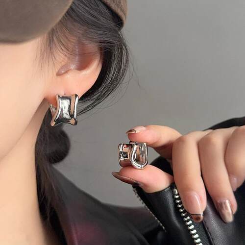 撤柜极简宽版光面几何形耳钉时尚欧美复古耳环小众设计百搭耳饰女