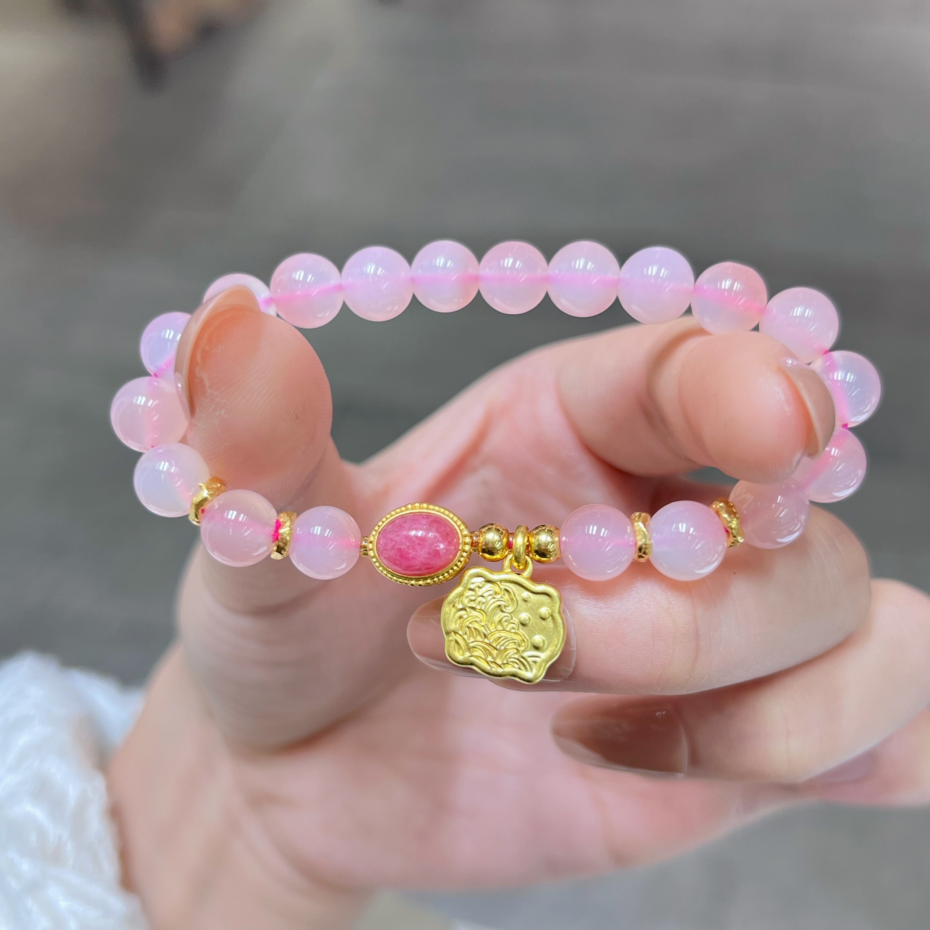 水贝黄金珠宝足金盘缠18k金乘风破浪粉蔷薇盐源粉玛瑙手串