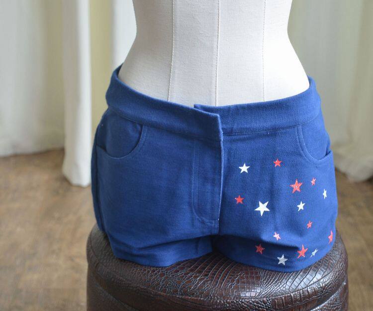 2C07福利款 外贸出口 牛仔蓝 牛津弹力包臀贴花 女式牛仔短裤热裤