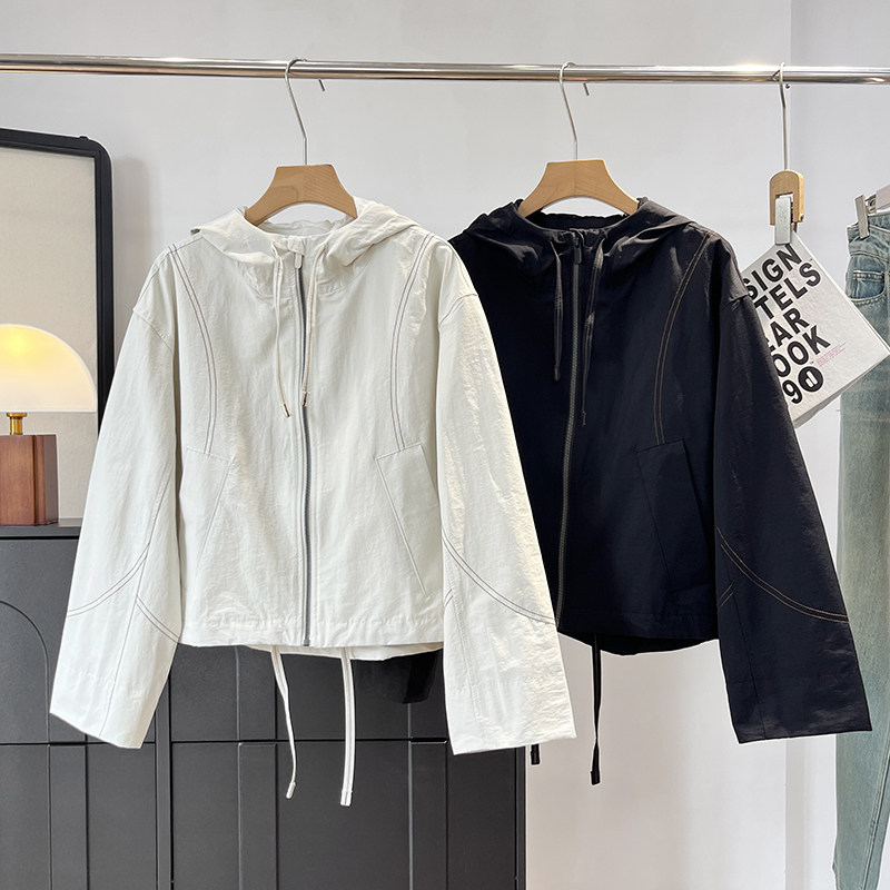 LU同款！酷飒有型宽松立裁防风连帽工装夹克小个子冲锋衣外套女秋
