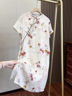 轻盈高级感新中式立体斜门襟盘扣开叉苎麻石榴印花旗袍连衣裙女夏