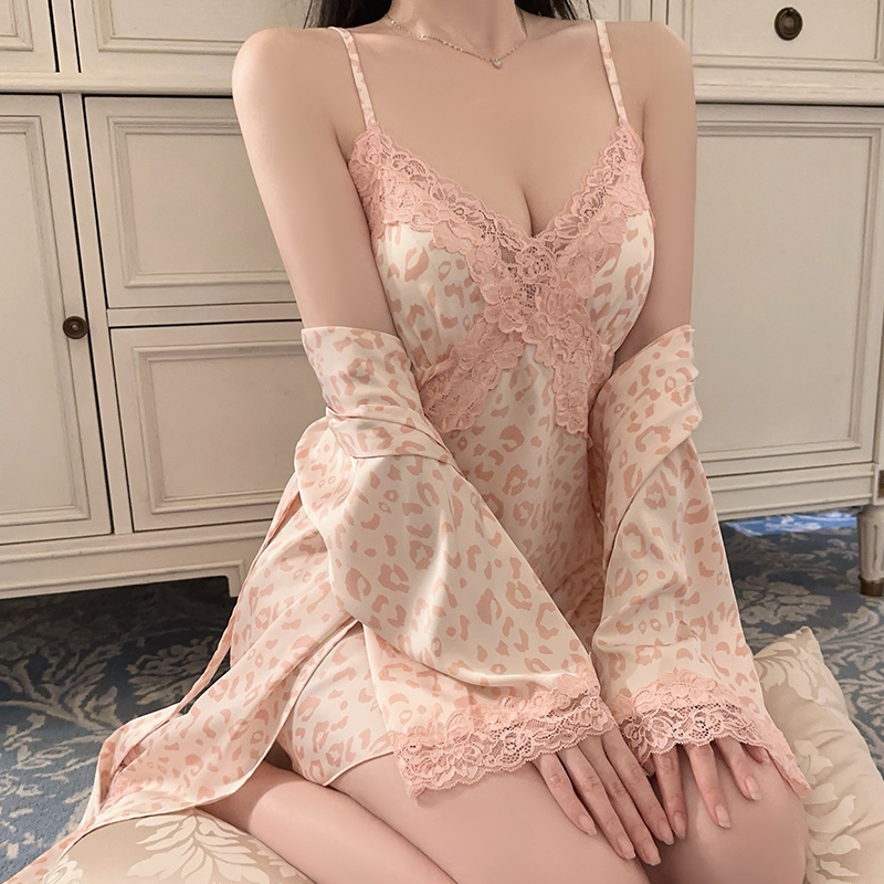 性感睡衣女夏季2025年新款冰丝豹纹吊带睡裙带胸垫高级感纯欲睡袍