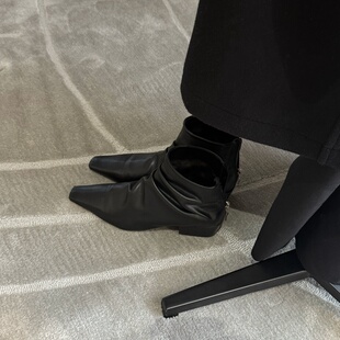 「山阶」小众设计 尖头短靴 粗跟褶皱踝靴羊皮混超纤低跟靴25秋冬