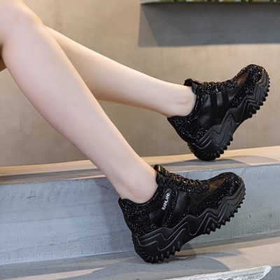 雨土女鞋2025新款爆款厚底休闲鞋