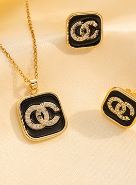 网红饰品小香钛钢耳环项链套装防敏不掉色时尚项链耳饰黑洗澡可戴