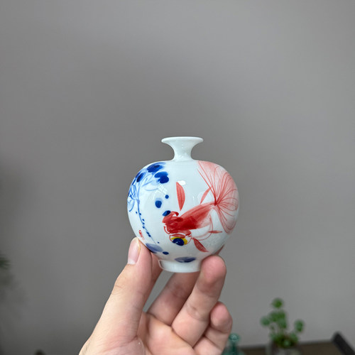 景德镇迷你小花瓶博古架陶瓷桌面手工手绘金鱼工艺品高级感摆件
