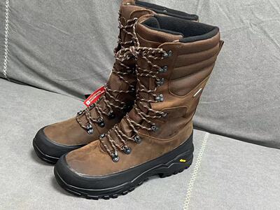 岩乐真皮防水极寒地作战靴