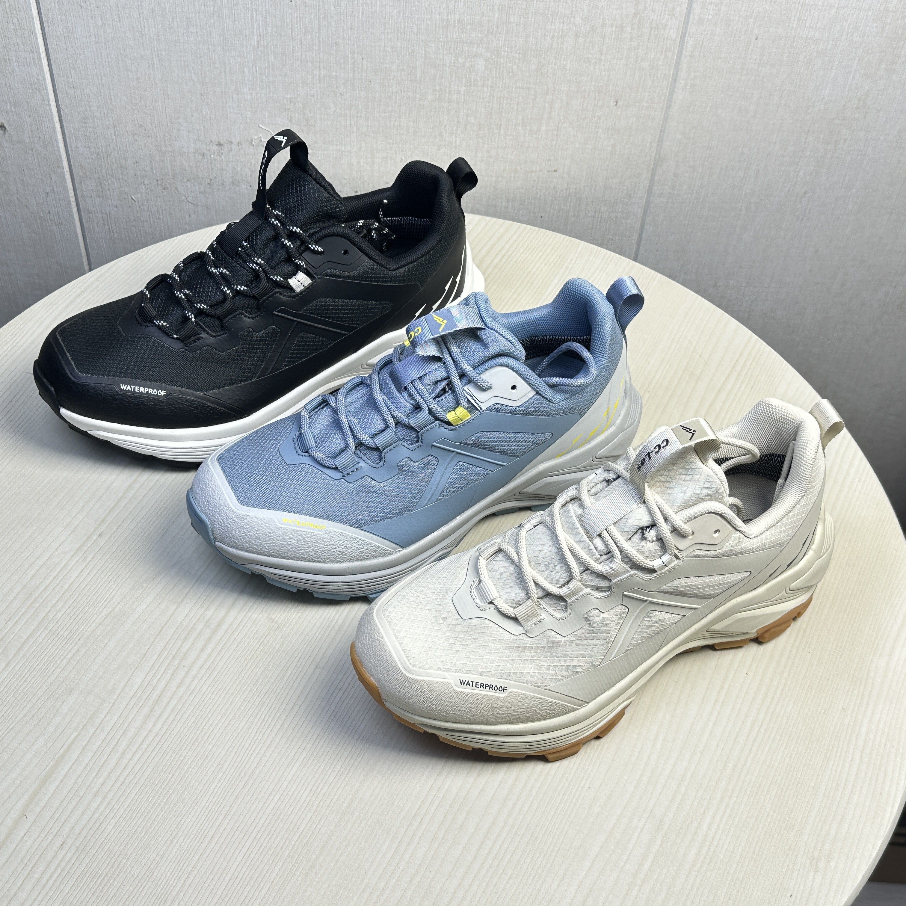 外贸出口男女款防滑户外登山徒步鞋真皮越野情侣款运动鞋轻便防水