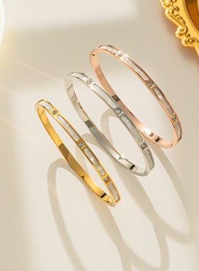 新款白贝壳镶钻钛钢手镯女 简约时尚气质玫瑰金大牌开口手环饰品