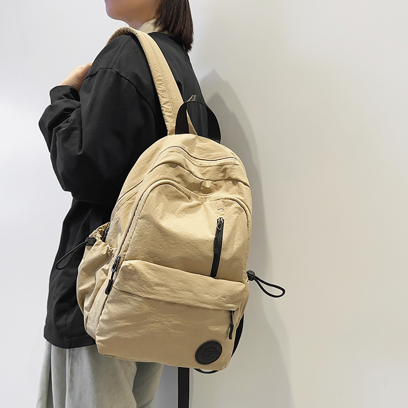 户外双肩包女2025新款通勤旅游