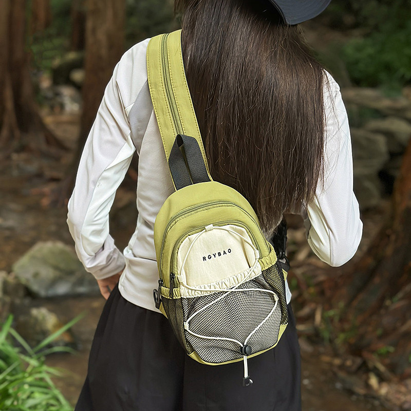红鹮鸟轻便迷你户外登山胸包女