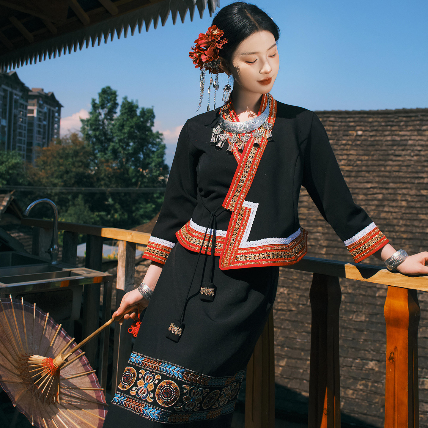 笨笨蛇松弛感黑色刺绣傣族服装女