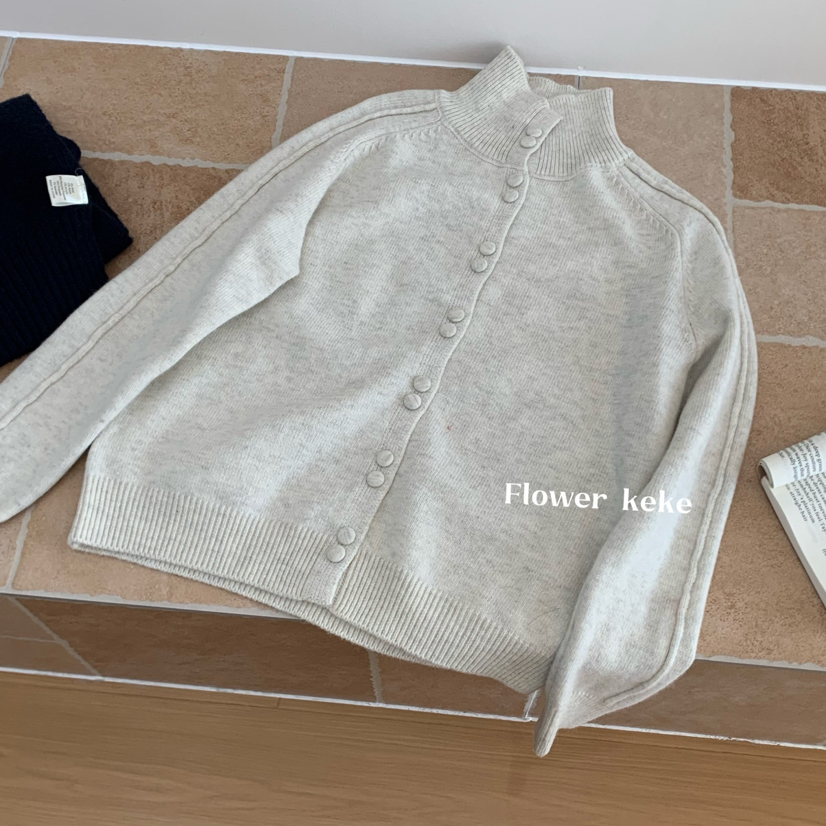 Flower keke-系高领单排扣羊毛软糯保暖毛衣（含41.6绵羊毛）Wdm7