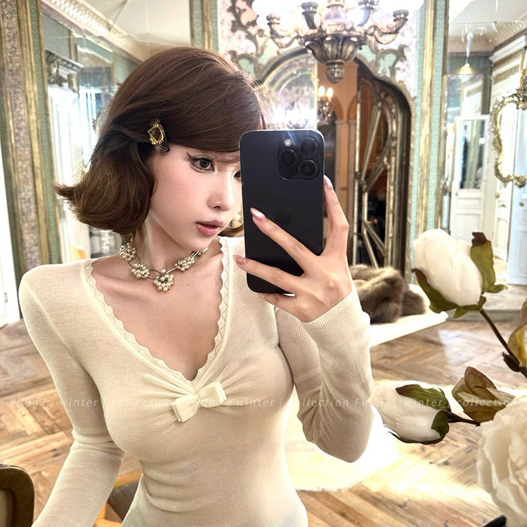 Simida斯密达-冬上新V领抽褶双层蝴蝶结打底打底衫T8207