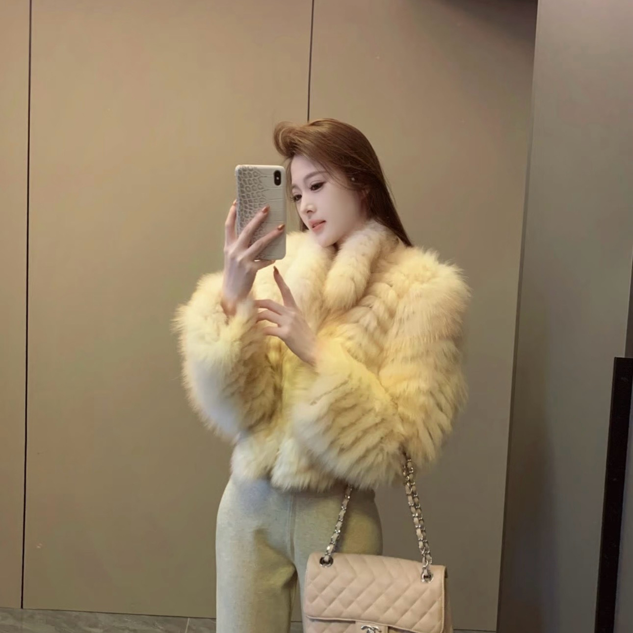 红宇皮草-新设计感宽松百搭时尚保暖皮草外套（含100狐狸毛）PC33