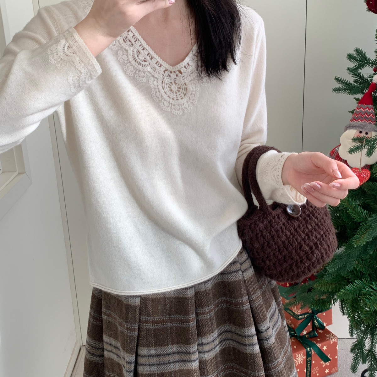 MUUTIS牧缇-女人镂空花边鸡心领全羊毛针织衫（含100绵羊毛）FE50